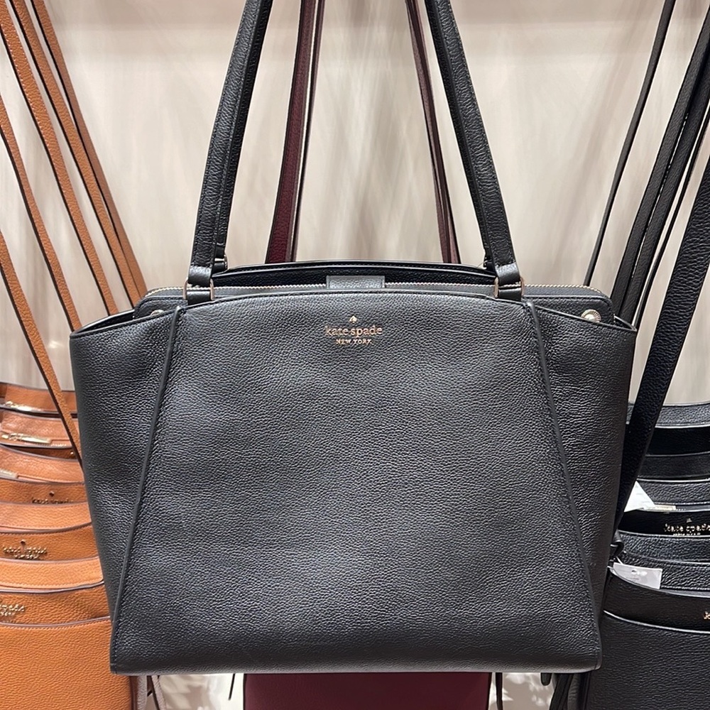 Kate Spade Brim Laptop Tote
COLOR:
Black - Picture 10 of 16